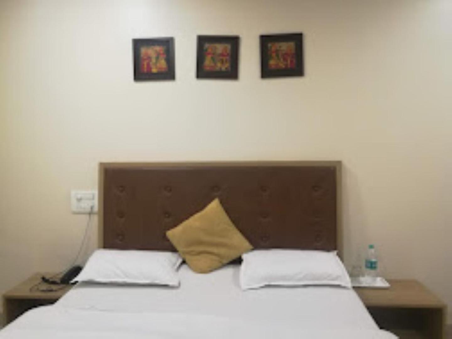Hotel Maratha Palace,Satara Exterior foto