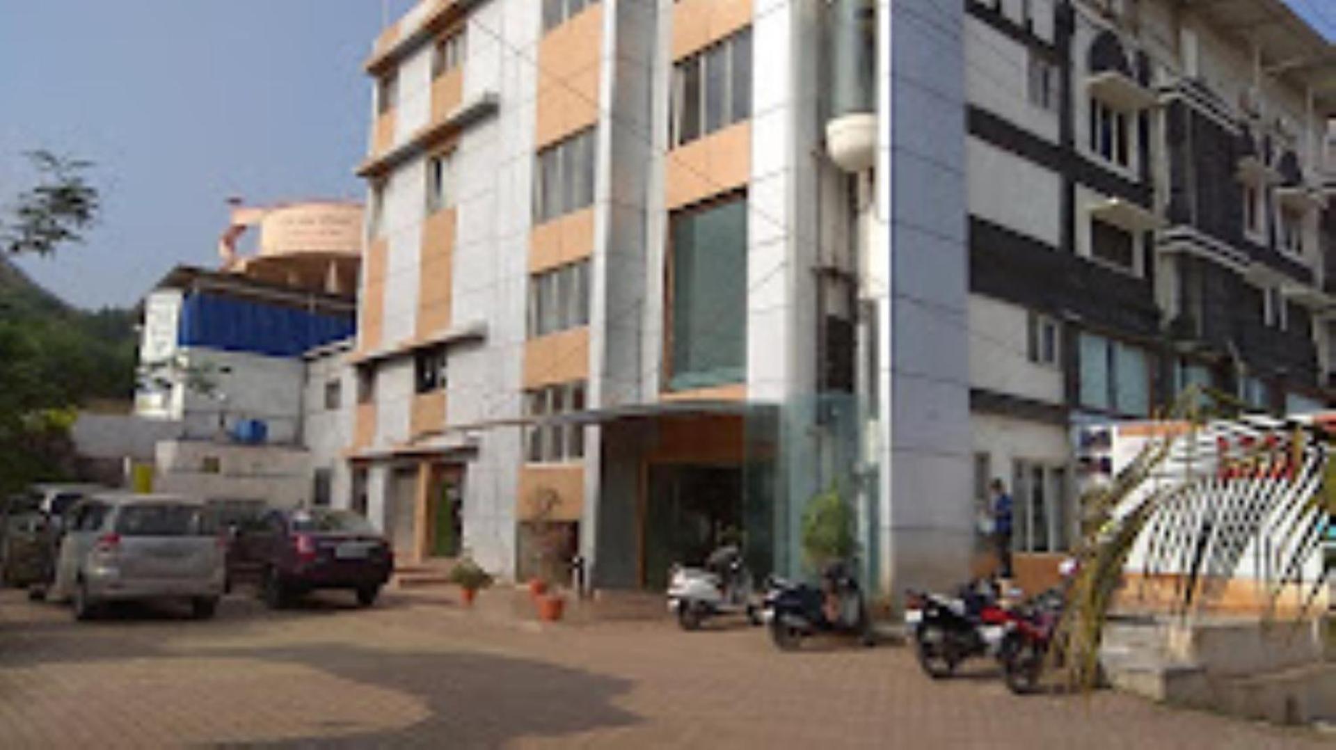 Hotel Maratha Palace,Satara Exterior foto