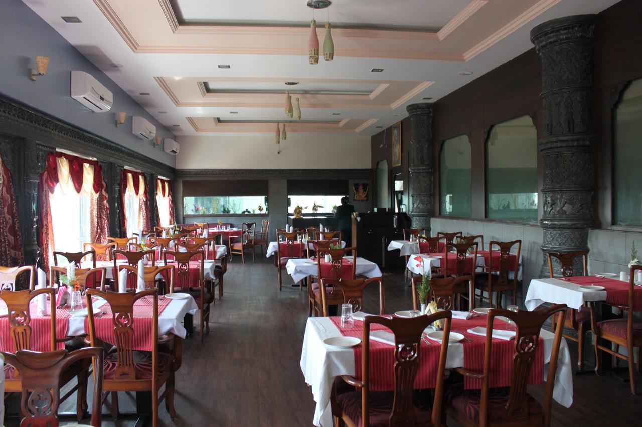 Hotel Maratha Palace,Satara Exterior foto
